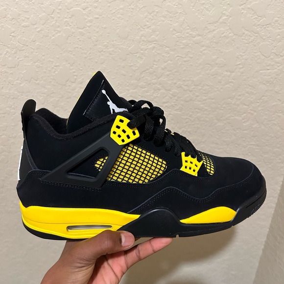 Jordan 4 Retro Thunder